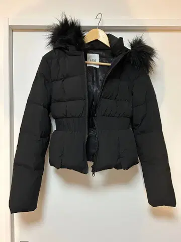 GYDA 블랙 숏 다운 자켓