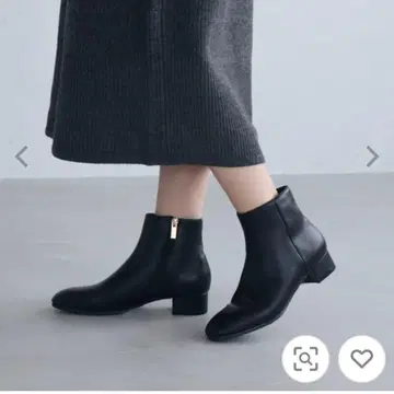 지퍼 달린 블랙 숏부츠