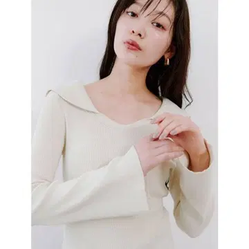 [ 2025AW 신상 ] 오프숄더 카라 니트 풀오버 SNIDEL