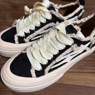 레어 킬위너 스니커즈