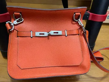 오렌지 가죽 숄더백