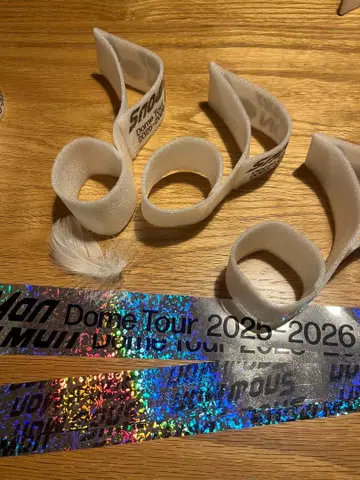 SnowMan 돔 투어 2025-2026 리본, 음표, 깃털