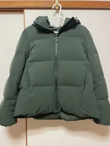 UNIQLO 후드 부착 그린 다운 자켓 S 사이즈