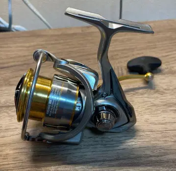 다이와 18프림스 LT3000S-CXH 낚시릴