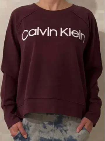 레어 Calvin Klein 버건디 맨투맨