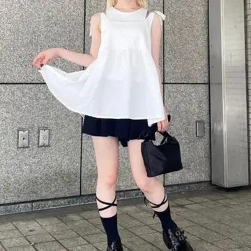 Narcissus 자카드 리본 상의