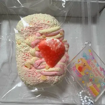 QQ Dessertshop 딸기빵 해외 스퀴즈 녠녠