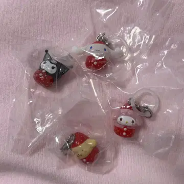 산리오 딸기 메지루시 액세서리 4개 세트