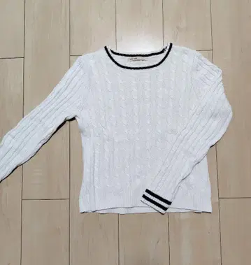 아이보리 케이블 니트 스웨터 M 사이즈