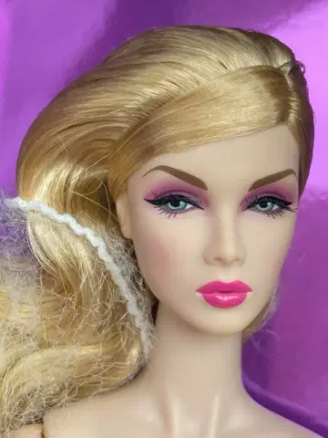 인테그리티토이즈 에덴 인형 본체 상자 스탠드 Integrity Toys