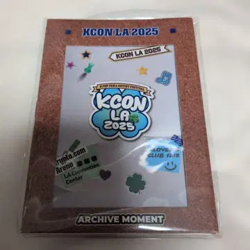 KCON LA 2025 IS:SUE 아카이브 모먼트 소책자