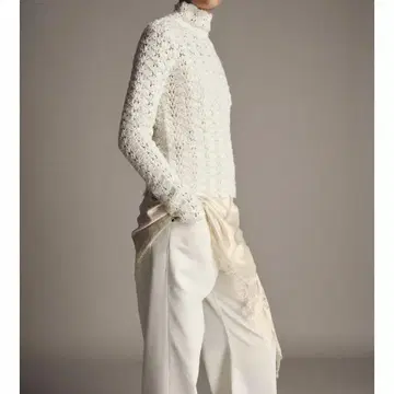 zara 대비 니트 스웨터