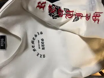 RTEG 화이트 스웨트 셔츠 S