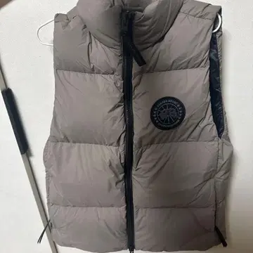 CANADA GOOSE 다운 베스트