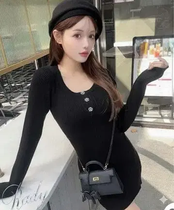 [ 새상품 ] Rady 비쥬 버튼 니트 원피스 완판템 블랙 M