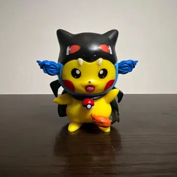 피카츄 리자몽 피규어