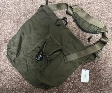 c.p company 나일론 숄더백