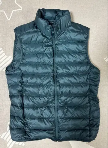 울트라 라이트 다운 베스트 유니클로 S 사이즈 다크 그린 429281