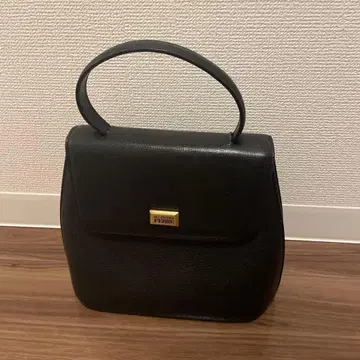 블랙 핸드백 합성 피혁