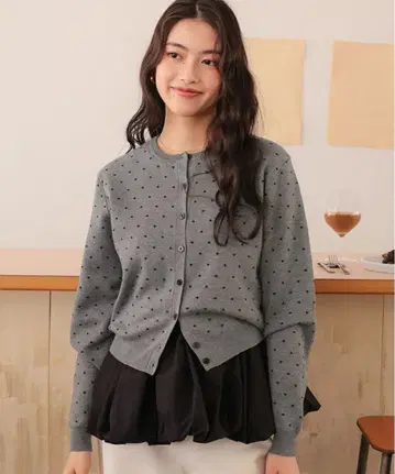 정가 5,489엔 titivate 도트 자카드 니트 가디건 M 새상품급