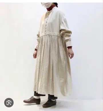 늑대와 올빼미 길가의 탄탄 원피스