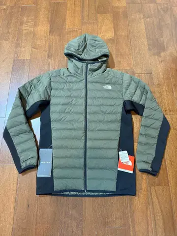 RED RUN PRO HOODIE M 사이즈 뉴토브 새상품