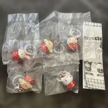 산리오 캐릭터즈 딸기 메지루시 액세서리 묶음 판매