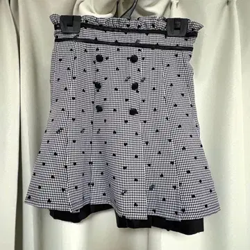 pium 하트 플로키 플리츠 미니 스커트 블랙