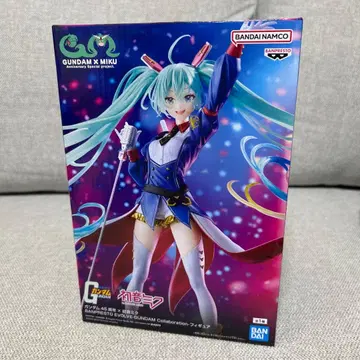GUNDAM x 하츠네 미쿠 피규어 건담 콜라보