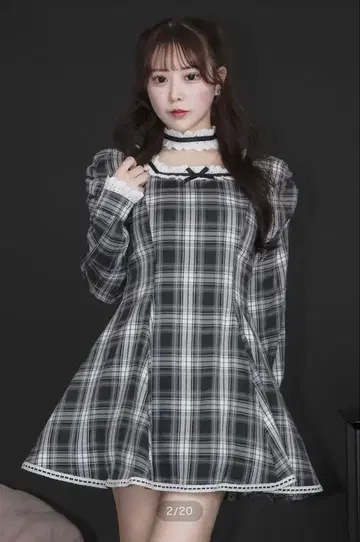 초커 포함 코튼 프릴 긴팔 원피스 pium 피움