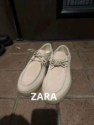 ZARA 천연 가죽 스웨이드 로리안 42