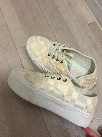 Vans 아이보리 체크 무늬 스니커즈