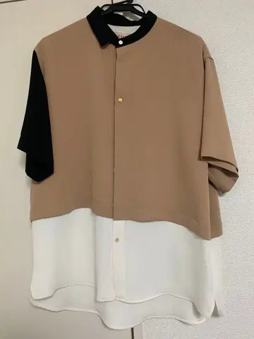 [ CULLNI ] 레이어드 애심메트리 S/S SH 베이지 S