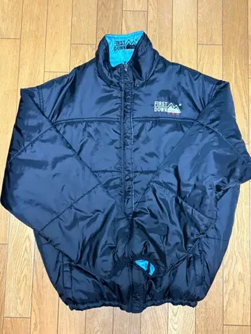 90s FIRST DOWN 블랙 다운 자켓 썸홀 포함