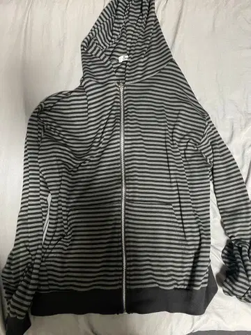 luv code xu 스트라이프 지퍼 후드티