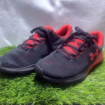 언더아머 UA 차지도 로그 4 스니커즈 29cm