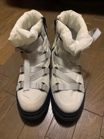 키다리 아저씨 화이트 부츠 숏부츠