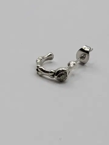 MARS 뼈 디자인 한쪽 귀용 귀걸이