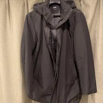 유니클로 하이브리드 다운 코트 블랙 XL 사이즈