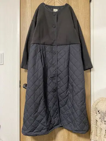 USED 사만사 모스모스 퀼트 절개 코트 차콜