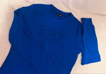 엠포리오 아르마니 EA7 로고 긴팔 맨투맨 파랑