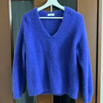 새상품급 UNITED ARROWS 퍼플 V넥 니트 여성용