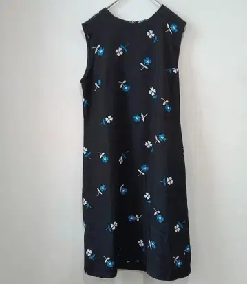 Urban Now (M) 슬리브리스 원피스 꽃무늬 블랙 플라워 무늬