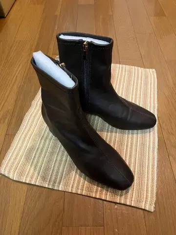 애니팜 부츠 다크 브라운 색상 M 사이즈