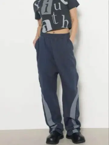 LAGUAGEM DEFORMATION LINE 스웨트 팬츠 네이비