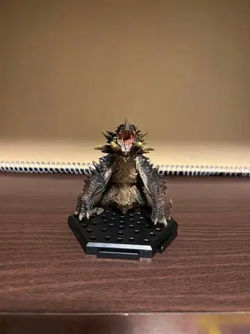 몬헌 피규어 아캄토름