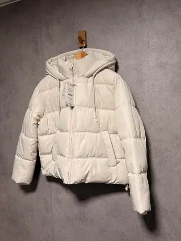 ZARA 자라 발수 가공과 방풍 기능을 갖춘 숏 기장 아노락 M