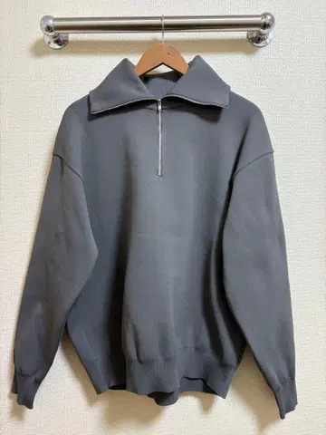 SOFTHYPHEN 세일러 카라 하프 지퍼 풀오버