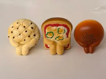 기다림 빵의 경우 앙팡, 초코멜론빵, 피자토스트