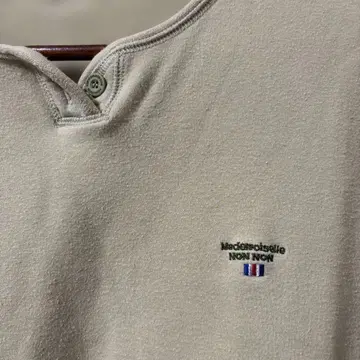 마드모아젤 NOW NOW 연한 녹색 긴팔 T셔츠